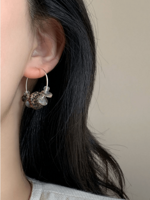 2 novos brincos de contas retrô requintados com design simples, de alta qualidade e adequados para uso diário feminino como brincos de presente