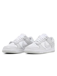 Giày Nike Dunk Low dành cho nữ, kiểu dáng thường ngày, nhẹ, có đệm, thoáng khí, đế dày, logo, thân thiện với da, đa năng, phù hợp đi làm hàng ngày, tập gym, đi học, thư giãn sau giờ làm, du lịch. Mã sản phẩm: DD1503-103 - Trắng - Xem 8