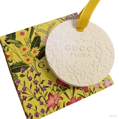 Gucci White Aroma Stone, Enjoy Your Favorite Fragrance Anytime, Anywhere! Palm-Sized Aroma Stone, Suitable For Indoor, Car Use, Also An Ideal Gift For Family And Friends, Holidays Or Anniversaries.