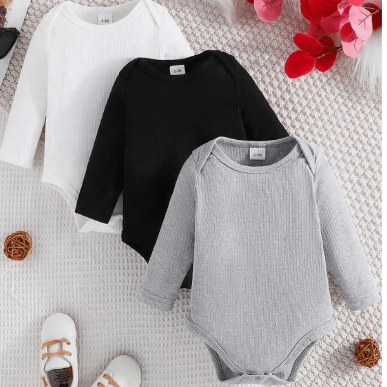 Kit 3Peças Body Manga Longa Bebê Menino e Meninas cores Sólidas Canelado Primavera Toque Leve - Multicolorido - Visão 1