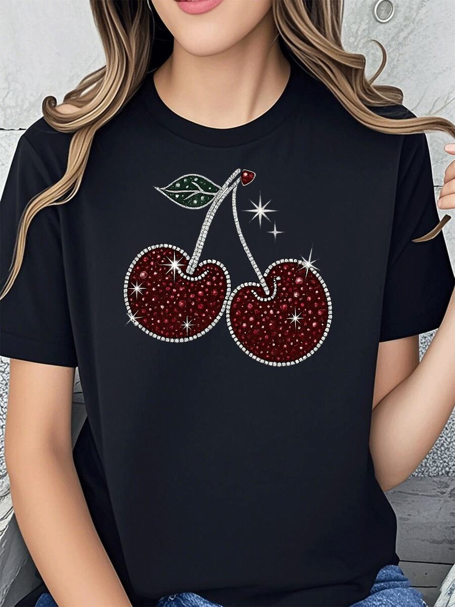Elegante camiseta de mujer con estampado de cerezas de diamantes de imitación, top de verano de moda con detalles brillantes, cómoda camiseta de mezcla de algodón adecuada para uso diario informal y conjuntos de moda. - Negro - Ver 1