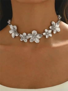 1pc Elegant Silver Metal Alloy 3D Flowers Decor Charm Necklace Jewelry For Women Fashionable Horseshoes U Big Silver Chain Chunky Choker Collar Female Accessories New In Party Gift For Friend Free To Wear Silver Women Necklaces