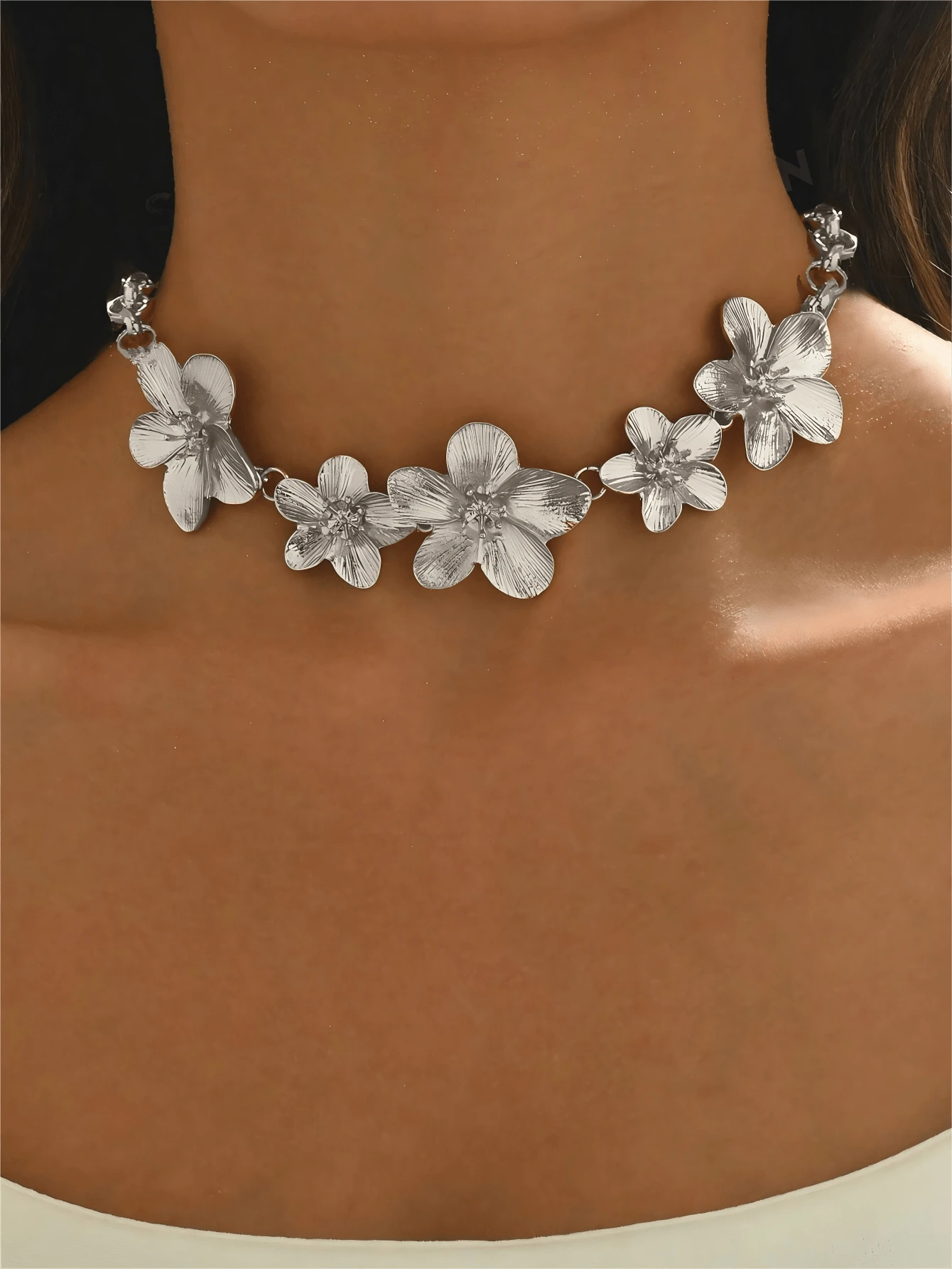 1pc Elegant Silver Metal Alloy 3D Flowers Decor Charm Necklace Jewelry For Women Fashionable Horseshoes U Big Silver Chain Chunky Choker Collar Female Accessories New In Party Gift For Friend Free To Wear Silver Women Necklaces