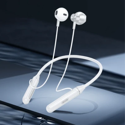 REMAX 最新款运动耳机无线触控，支持 TF 卡，颈带式耳机，免提音乐和通话蓝牙耳机，防水/小巧，适用于运动、跑步、锻炼、驾驶，20 小时播放时间，黑色/蓝色/白色