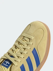 Adidas Originals Adidas Gazelle Indoor Fall Sneaker, Classic Shoe For Daily And Casual Wear, OG Sneaker Style Unisex, Timeless Three-Stripe, Skate Outfit Ideas - 黃色/藍色 - 查看 3