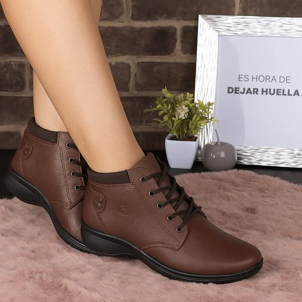 Fratello Select Verde Tabaco botas casuales color café para mujer 8011, estilo casual y urbano, ideal para el uso diario gracias a su versatilidad, perfectas para la oficina, paseos de fin de semana o actividades cotidianas, bota casual, botas café urbanas, calzado cómodo, botas de uso diario, moda urbana