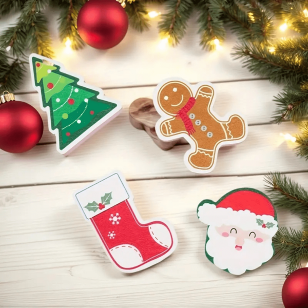 4 Confezioni di Set di Spugne da Cucina Natalizie - Disegno Reversibile con Motivi di Babbo Natale, Albero di Natale e Calze, Perfetto per Decorazioni Natalizie e Regali