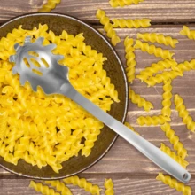1 Pc, Pasta Scoop, Strainer, Grooved Pasta Scoop, Heavy-Duty Stainless Steel Strainer, Kitchen Tool Stainless Steel Pasta Scoop Ergonomic Design Noodle Scoop, Unique Shape Easily Scoops Dumplings And Eggs, Multi-Functional Kitchen Tool Conveniently Serves Delicious Food