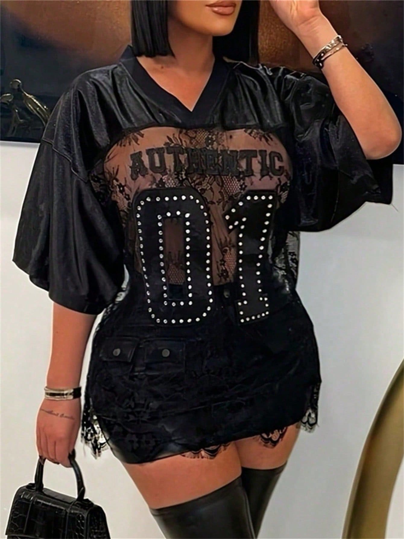 Mantos Summer Women's Letter Rhinestone Lace Jersey Tops Midnight Party Wear V-Neck Half Sleeve See Through T-Shirt - 黑色 - 查看 1