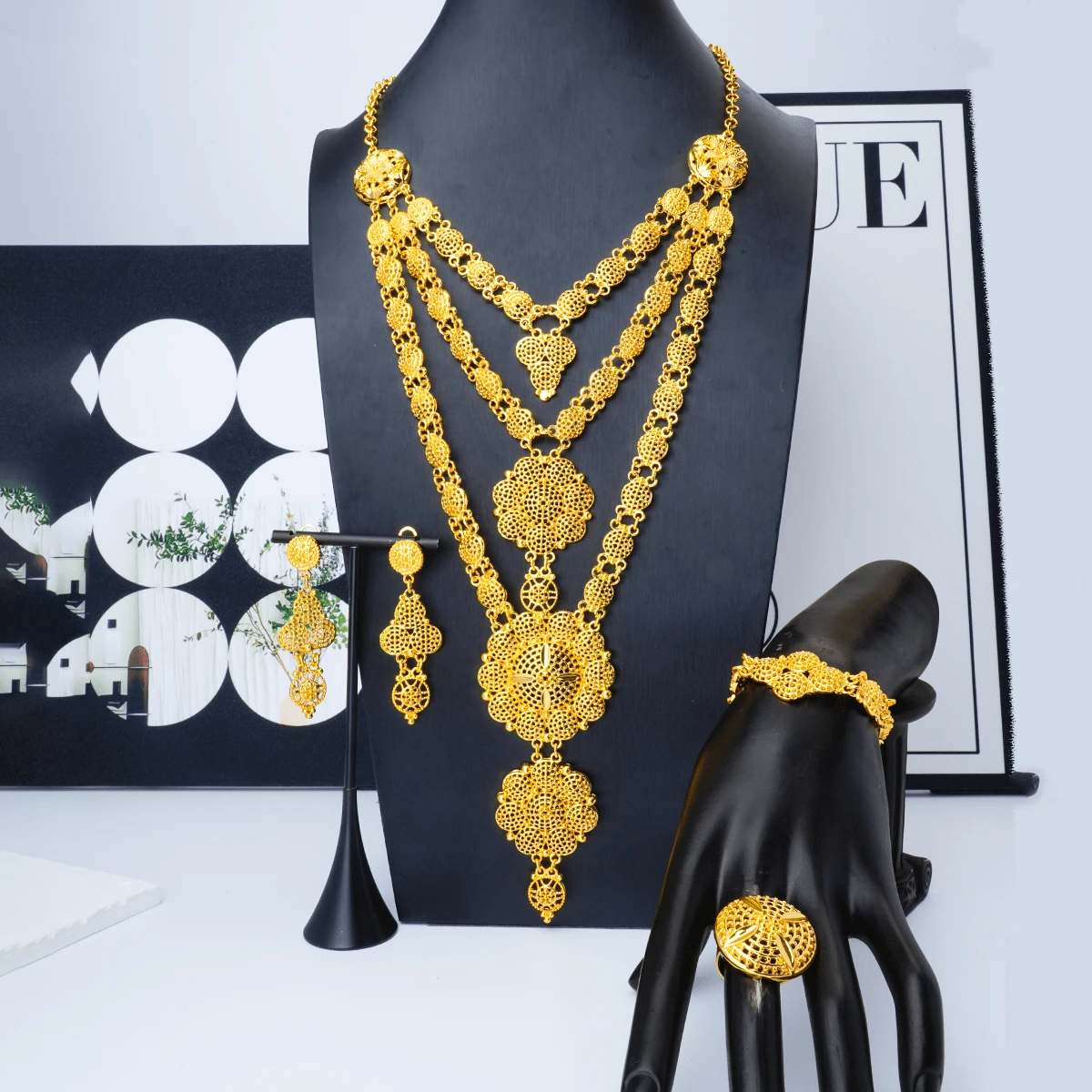طقم مجوهرات نسائي عالي الجودة مطلي بالذهب مكون من 3 قطع: قلادة بقلادة طويلة + أقراط + سوار + خاتم، مناسب للنساء في الشرق الأوسط وأفريقيا لحفلات الزفاف والمناسبات اليومية