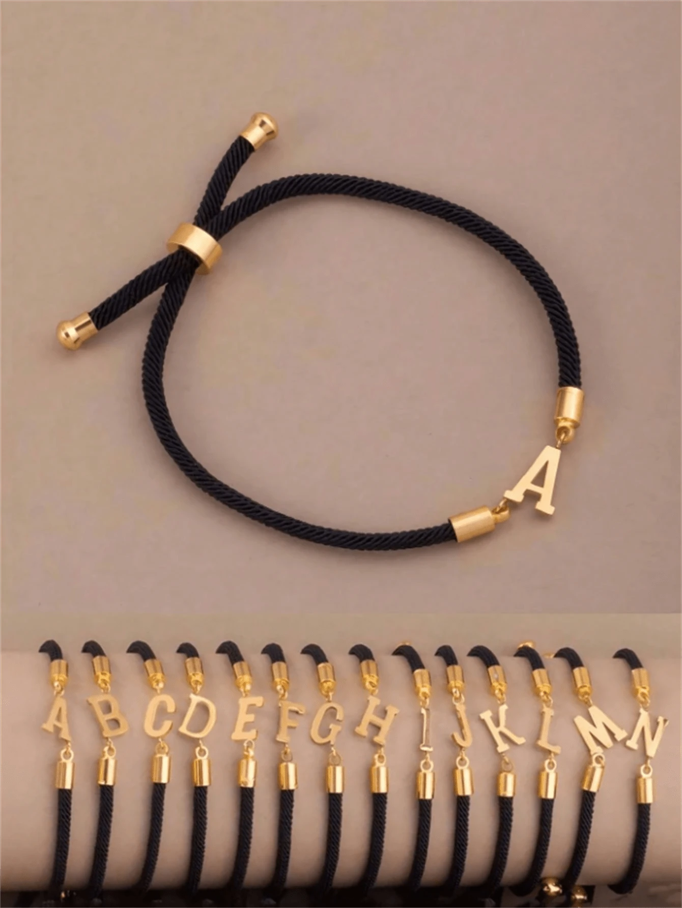 1条时尚创意不锈钢A-Z，26个英文字母手绳，可自由调节大小手，女生日常佩戴首字母手链