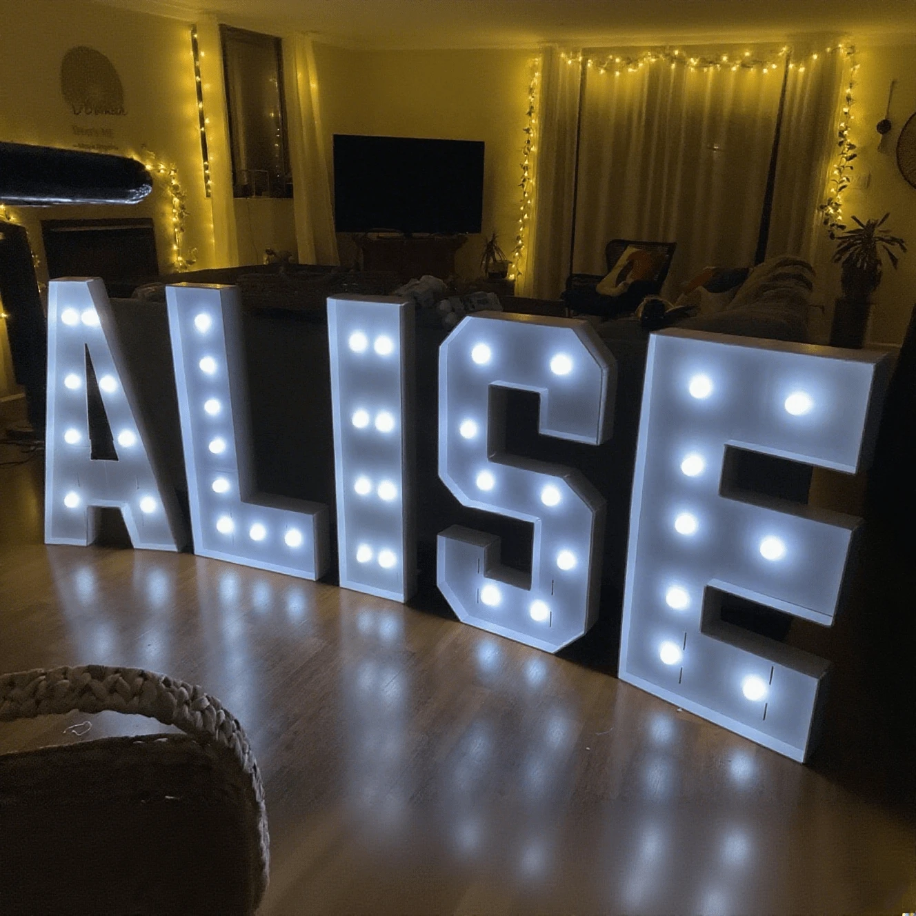 Tablero de letras KT iluminado de 91,5 cm/3 pies de alto, perfecto para decoración de fotomatón, fiestas, cumpleaños y bodas. Con luces blancas frías. No incluye pilas. - Blanco - Ver 1