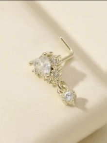 One Fashionable L-Shaped Small-Sized Pierced Heart-Shaped White Zirconia Pendant With Water Droplet Decoration, For Women. It Is A Nose Accessory.