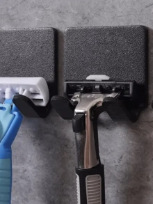 2/4/6/8pcs No Drill Shaver Holder Wall Mount, Power Cord Plug Hanger, Clothes Bag Storage Hook, Multi-Function Wall Mounted Shaver Rack: Versatile Solution! Plastic Shaver Wall Mount Hooks, No Drill Power Plug Shaver Rack And Phone/Bag Storage Rack.