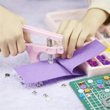 3-In-1 Pliers For Sewing Snap Buttons, Plastic, Metal, Ritas And Eyelets - Pink Matrix With 200 Clothing Buttons - 粉色 - 查看 4