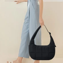 Small Puffer Crescent Shoulder Bag – Women's Quilted Nylon Handbag With Adjustable Strap, Lightweight & Stylish - 西瓜粉 - 查看 5