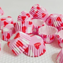 Moldes para mini cupcakes, tazas de papel pequeñas para hornear, tapetes pequeños para tartas, moldes para hornear, envoltorios desechables para cupcakes - Corazones rojos y blancos - Ver 3