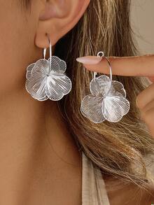 2 件优雅镀金镂空花环耳环，配银色花蕊，适合伴娘和日常佩戴 - 銀色 - 查看 2