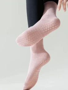 4 đôi tất Pilates, có thiết kế chống trượt, phù hợp cho các bài tập yoga, ballet và chân trần. Tất dài đến bắp chân bằng silicon sọc, đơn giản và đa năng. - Nhiều màu - Xem 6