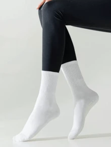 4 đôi tất Pilates, có thiết kế chống trượt, phù hợp cho các bài tập yoga, ballet và chân trần. Tất dài đến bắp chân bằng silicon sọc, đơn giản và đa năng. - Nhiều màu - Xem 5