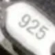 925