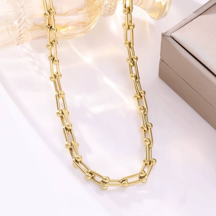 U形吊坠项链，男女皆宜，不锈钢材质，18K镀金链，时尚百搭，是理想的日常佩戴礼物。 - 1件U形馬蹄項鍊 - 查看 2