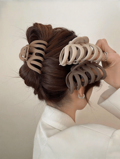 1 pièce/2 pièces/3 pièces Pince à cheveux grande capacité en forme de citrouille, semi-attachée avec une pince à cheveux de haute qualité et raffinée. Pince à cheveux pour l'arrière de la tête pour femmes, style polyvalent, convient pour les couleurs sombres en automne et en hiver, les fêtes, la maison, les cadeaux de fête, les cadeaux de remise des diplômes. Accessoires pour cheveux d'automne élégants, pinces à griffes d'hiver, mode cheveux Clutch