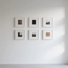 3 件木制相框套装 | 尺寸：12x12 英寸、10x10 英寸、8x8 英寸、6x6 英寸、5x5 英寸、4x4 英寸 | 包含黑色、白色和木质色调 | 配有白色垫板相框 | 适用于肖像/风景展示和壁挂 | 非常适合家居装饰、家庭照片拼贴和画廊墙面造型 - 多色 - 查看 2