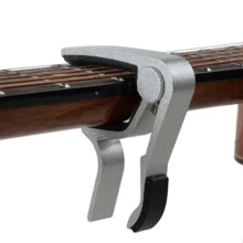 1pc Fashionable & Unique Metal Shark Guitar Capo, Zinc Alloy Capo For Acoustic Guitar With Tuning Function And Sound Variation, Suitable For Acoustic And Electric Guitar, Ukulele, Musical Instrument Accessory, Guitar Accessory, Bass Capo, Precise Tuning, No Pitch Drift, Strong Clamping - Multicolor - View 17