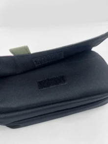 Estojo para caneta de anime Hatake Kakashi - Edição vermelha, porta-papelaria exclusivo e durável com fecho de zíper, ideal para escola, escritório ou viagens, presente perfeito para fãs de anime e estudantes