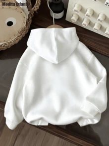 KID003|sudadera para niña|Sudadera con capucha Otoño/Invierno 2025|Sudadera estampada elegante para edades de 4 a 15 años|Cómodo y cálido|Enviado desde México|Temporada de regreso a clases|Halloween|Día de los Muertos|Para uso diario y regreso a clasesSudadera infantil blanca con diseños atractivos de fantasmas, arcoíris y frases "SPOOKY SEASON", perfecta para los fans de temas espookys y estilos juveniles - Blanco - Ver 2