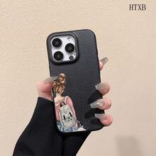 El teléfono con textura de lichi y estampado de una chica con mochila es compatible con los modelos phone 16 Pro Max, 16, 15 Pro, 14, 14 Plus, 13, 13 Pro, 12 Pro y 12 Pro Series. Es un teléfono de cumpleaños resistente al desgaste y a las huellas dactilares. - carmesí - Ver 11