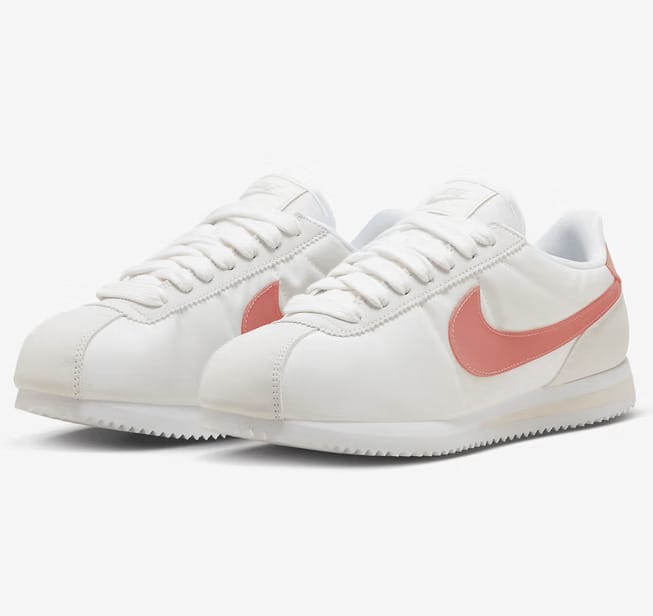 Nike New Lightweight Cushioned Retro Design Outdoor Unisex Classic Cortez Textile Abrasion-Resistant Comfortable Lightweight White Pink Swoosh Casual Low-Top Sneakers, Fashionable Versatile Casual Commuting Shoes, Style Essential HM3697-161 - White Pink - View 1