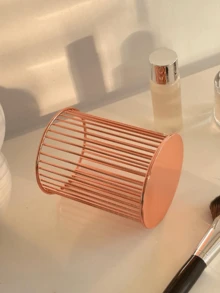 1个北欧风金色笔筒兼化妆刷收纳架，可收纳各种化妆刷，适合居家旅行，是送给女性的礼物、圣诞礼物、送礼佳品，也是房间装饰的理想之选。 - 彩色 - 查看 17