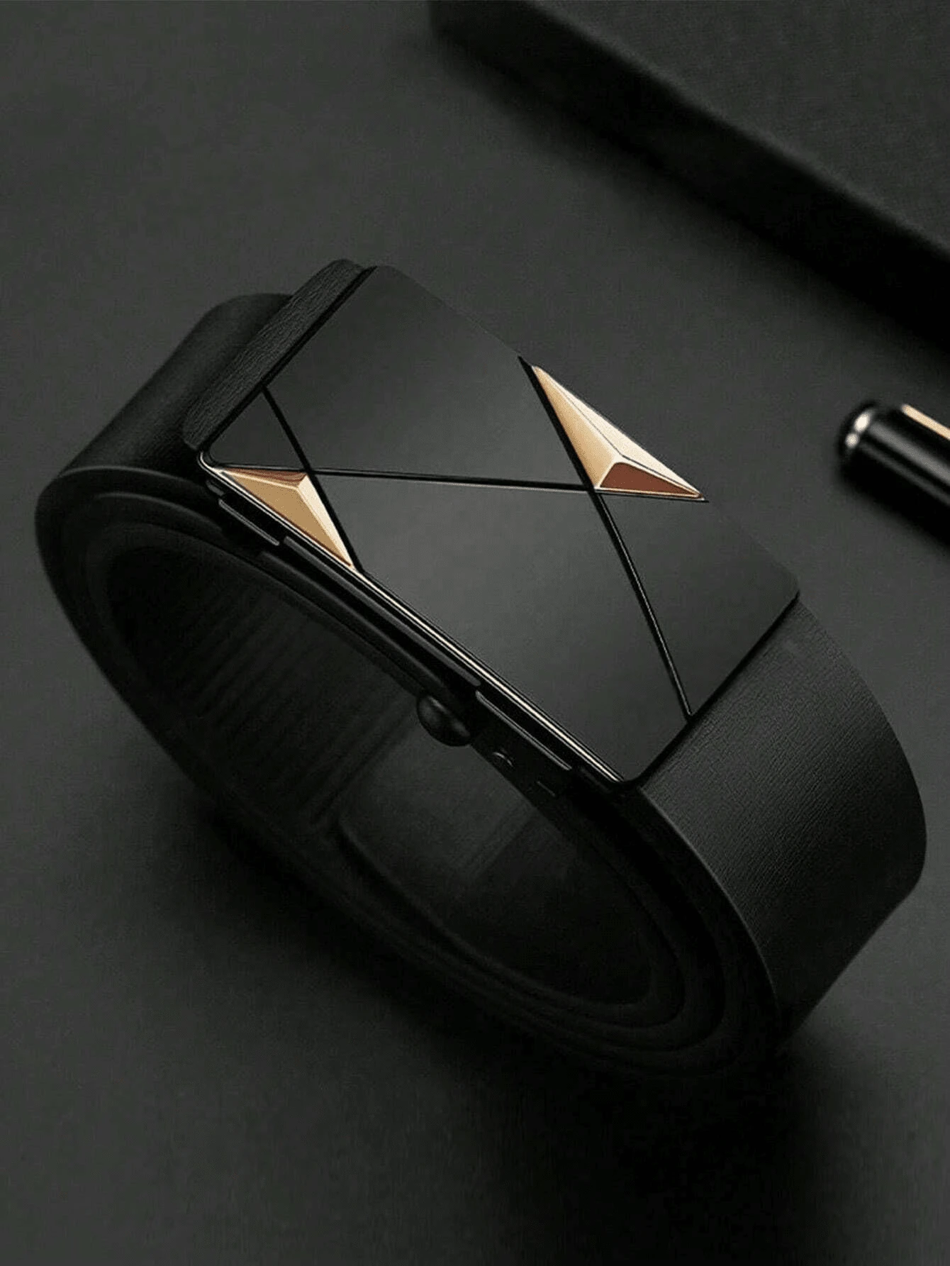 男士时尚枪黑色自动扣休闲全皮带适合日常佩戴，作为送给男士的礼物，中青年男士商务休闲腰带工作节日礼物情人节适合青少年夏季休闲户外运动或度假旅行或毕业礼物或生日礼服配饰或日常穿着 - 彩色 - 查看 1