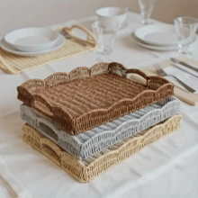 1 pièce Panier à fruits multifonctionnel en faux rotin de style moderne - Blanc et marron épuré, plateau de rangement de bureau rectangulaire pour le salon, parfait pour présenter des fruits, du pain et servir des aliments, panier à fruits pour la cuisine