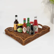 1 pièce Panier à fruits multifonctionnel en faux rotin de style moderne - Blanc et marron épuré, plateau de rangement de bureau rectangulaire pour le salon, parfait pour présenter des fruits, du pain et servir des aliments, panier à fruits pour la cuisine