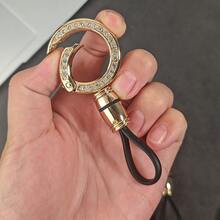 1pc Rhinestone Car Key Chain, Car Key Ring, Key Chain - Alloy Spring Clip Anti-Lost Key Pendant, Casual Metal Keyring, Unisex Convenient, Black, Key Holder | Fashionable Keychain | Metal Material.