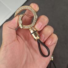 1pc Rhinestone Car Key Chain, Car Key Ring, Key Chain - Alloy Spring Clip Anti-Lost Key Pendant, Casual Metal Keyring, Unisex Convenient, Black, Key Holder | Fashionable Keychain | Metal Material.