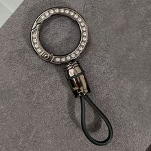 1pc Rhinestone Car Key Chain, Car Key Ring, Key Chain - Alloy Spring Clip Anti-Lost Key Pendant, Casual Metal Keyring, Unisex Convenient, Black, Key Holder | Fashionable Keychain | Metal Material.