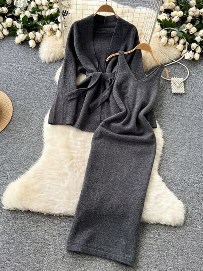 女士优雅休闲针织两件套，宽松慵懒针织连衣裙套装，无袖针织连衣裙+系腰长袖毛衣外套，女士街头时尚，新年和感恩节服装
