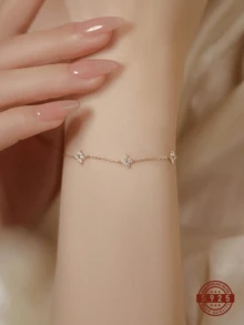 925 Sterling Silver Four-Leaf Clover Cubic Zirconia Necklace, Jewelry For Women, Suitable For Ladies And Girls, Lucky Clover For Daily Wear, Casual, Travel, Party, Collection, Comes With Elegant Gift Box