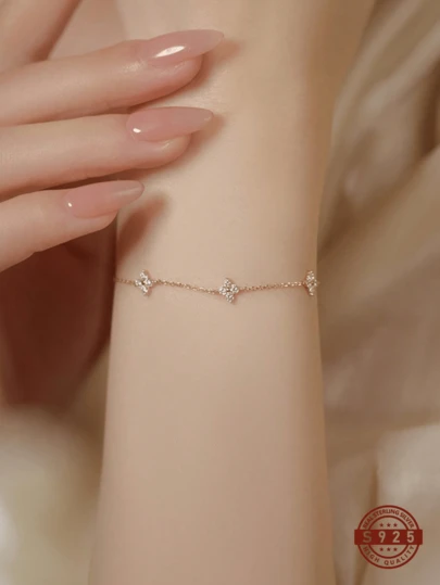 925 Sterling Silver Four-Leaf Clover Cubic Zirconia Necklace, Jewelry For Women, Suitable For Ladies And Girls, Lucky Clover For Daily Wear, Casual, Travel, Party, Collection, Comes With Elegant Gift Box