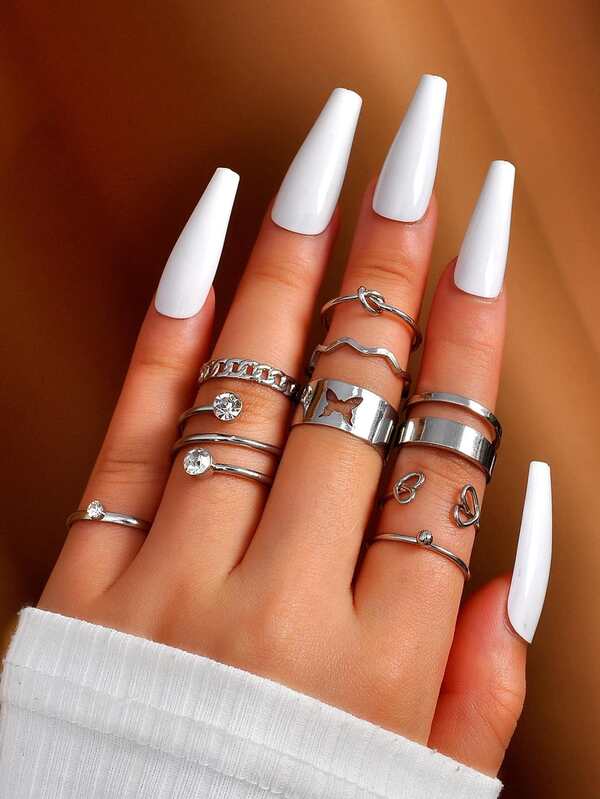 9 ensembles de bagues décoratives papillon avec des strass micro-incrustés, exquis et . Convient comme cadeau pour les dames et les filles lors de vacances ou de fêtes