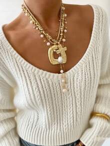 1 Piece Matte Gold Color Asymmetrical Hollow Square Shape Pendant Chunky Rope Necklace Suitable For Women's Daily Wear
