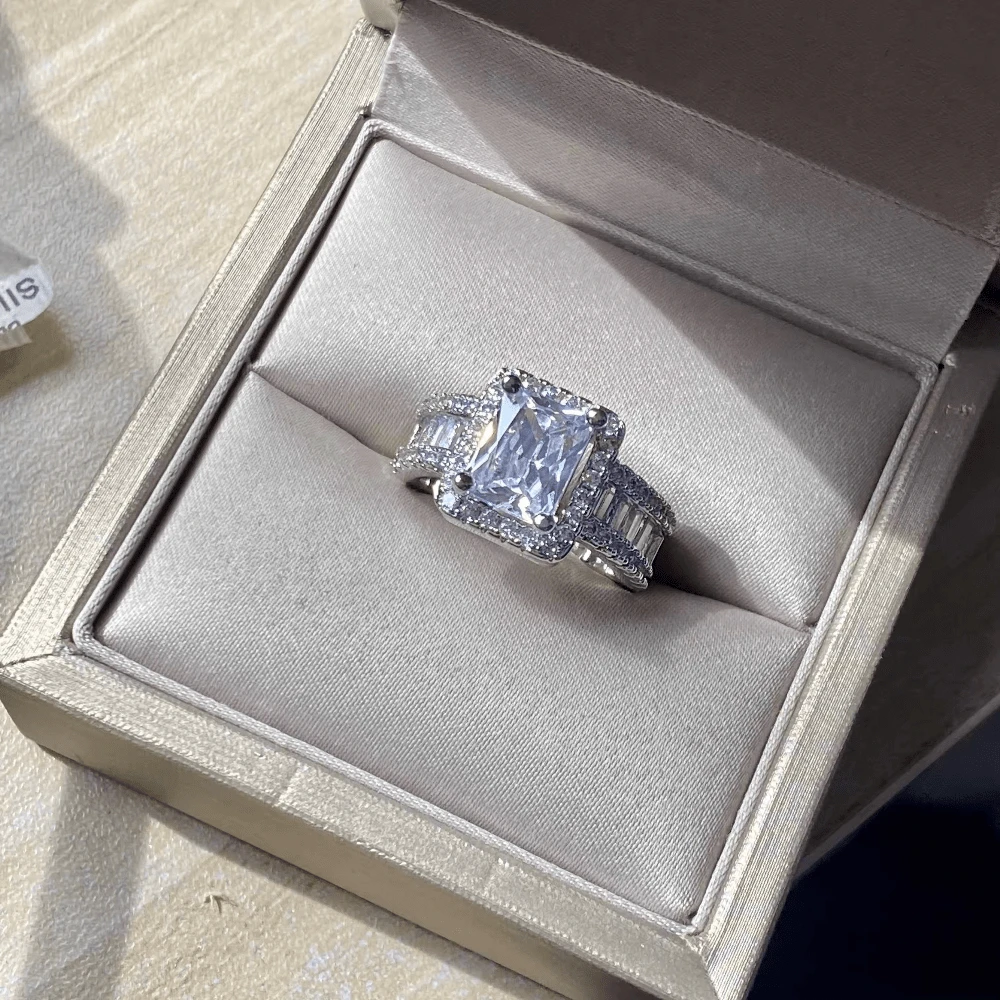 1PC Classic Bright Women's Fashion Jewelry Zirconia Wedding Ring Exquisite Birthday Anniversary Christmas Gift For Girlfriend Wife Bridal Wedding Band Engagement Party Ring Size 5-11# - Silver - View 1