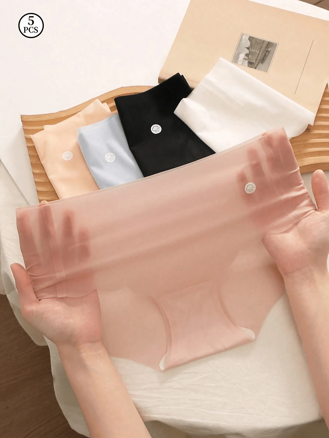 5 Pieces Women's Ice Silk Bikini Panties - Ultra-Thin And Seamless Lingerie For Everyday And Special Occasions, Soft Pastels And Neutrals - Elegant Everyday And Formal Wear, Versatile Lingerie, Minimalist Design, Lightweight Material, A Must-Have For Fashionable Women, Random Colors - 混合色 - 查看 1
