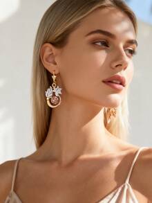 Brincos Vintage Elegantes de Flor Pendente, Liga de Cobre Banhada a Ouro 14k, Flores Coloridas de Moda Feminina, Adequado para Uso Diário e Presentes, Acessório para o Dia de Mardi Gras, Presentes de Natal, Um Par