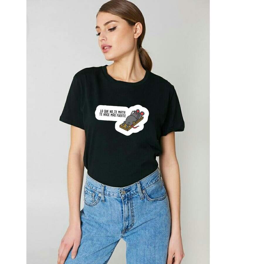 PLAYERA CON ESTAMPADO GRAFICOLO QUE NO TE MATA TE ACE MAS FUERTE, PERFECTO PARA CITAS CASUALES - Negro - Ver 1
