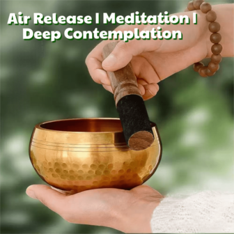 Ciotola cantante di medie dimensioni con un suono delicato e piacevole, con un diametro di 11 cm, può essere utilizzata come strumento per la meditazione e il rilassamento, in grado di alleviare la nostra stanchezza e lo stress. Viene fornita con un batacchio e un cuscinetto per l'anello.